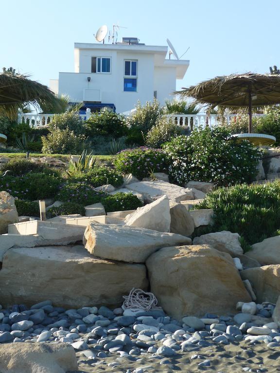 Zygi Beachfront Villa Екстериор снимка
