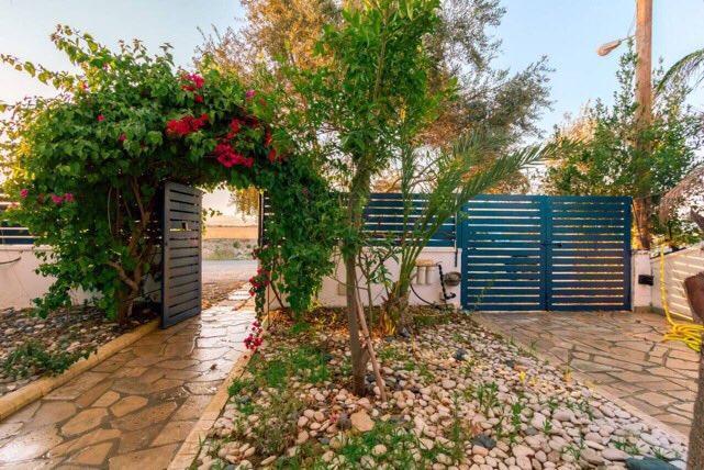 Zygi Beachfront Villa Екстериор снимка